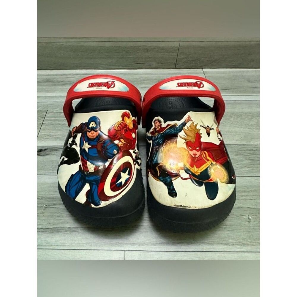 CROCS Kids Marvel Avengers Clog Sandals - Black and Red 12 - Picture 8 of 9